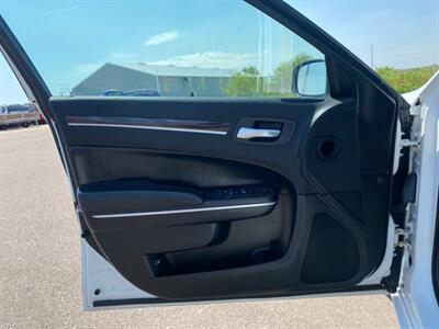 2016 Chrysler 300 Series Limited   - Photo 15 - South Sioux City, NE 68776
