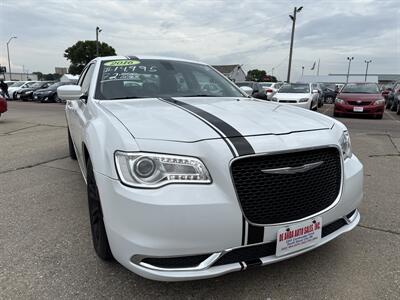 2016 Chrysler 300 Series Limited   - Photo 11 - South Sioux City, NE 68776