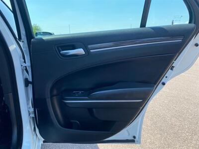 2016 Chrysler 300 Series Limited   - Photo 19 - South Sioux City, NE 68776