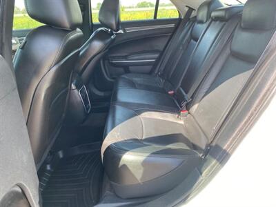 2016 Chrysler 300 Series Limited   - Photo 16 - South Sioux City, NE 68776