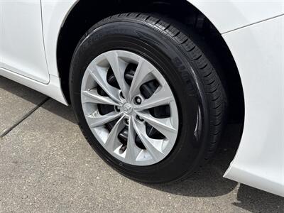 2017 Toyota Camry LE   - Photo 13 - South Sioux City, NE 68776