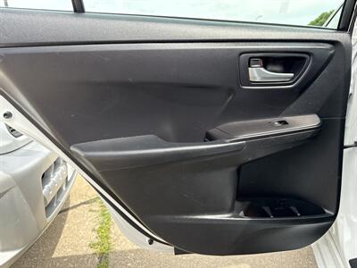 2017 Toyota Camry LE   - Photo 17 - South Sioux City, NE 68776