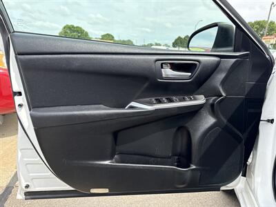 2017 Toyota Camry LE   - Photo 15 - South Sioux City, NE 68776