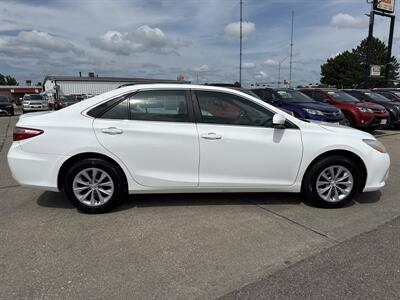 2017 Toyota Camry LE   - Photo 9 - South Sioux City, NE 68776