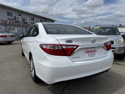 2017 Toyota Camry LE   - Photo 5 - South Sioux City, NE 68776
