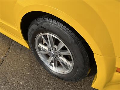 2005 Ford Mustang V6 Deluxe   - Photo 9 - South Sioux City, NE 68776