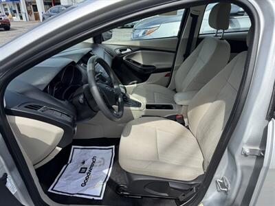 2015 Ford Focus SE   - Photo 2 - Fitchburg, MA 01420