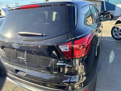 2019 Ford Escape SE   - Photo 5 - Fitchburg, MA 01420