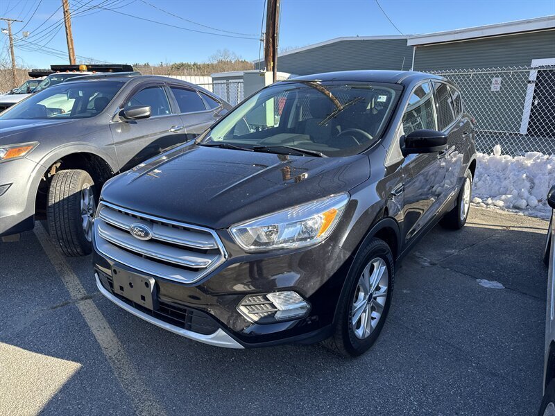 2019 Ford Escape SE   - Photo 1 - Fitchburg, MA 01420