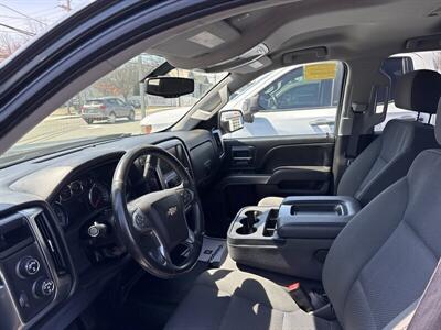 2017 Chevrolet Silverado 1500 LT   - Photo 12 - Fitchburg, MA 01420