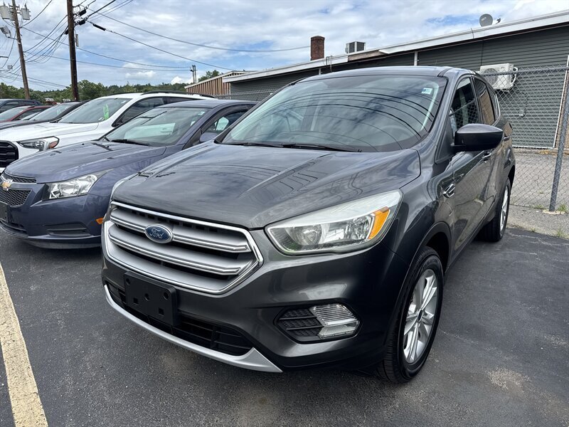 2017 Ford Escape SE - Photo 1 - Fitchburg, MA 01420