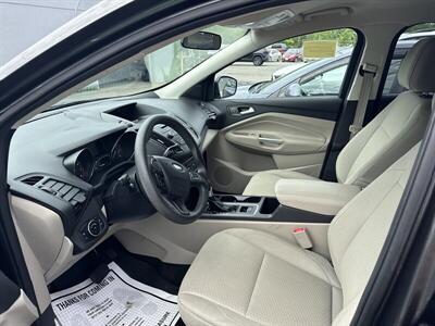 2017 Ford Escape SE   - Photo 2 - Fitchburg, MA 01420