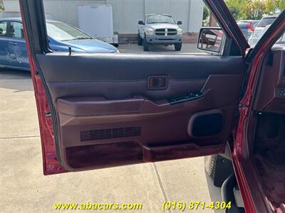 1993 Nissan Pathfinder SE - Photo 10 - Lincoln, CA 95648
