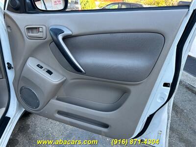 2002 Toyota RAV4   - Photo 8 - Lincoln, CA 95648