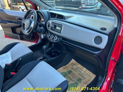 2013 Toyota Yaris 5-Door LE   - Photo 9 - Lincoln, CA 95648