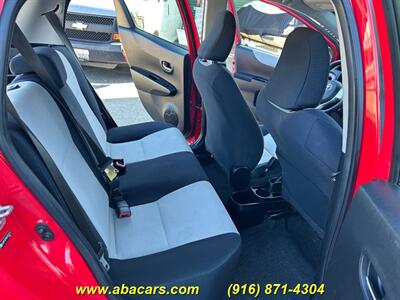 2013 Toyota Yaris 5-Door LE   - Photo 10 - Lincoln, CA 95648