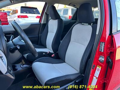 2013 Toyota Yaris 5-Door LE   - Photo 5 - Lincoln, CA 95648