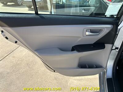 2016 Toyota Camry Hybrid SE   - Photo 10 - Lincoln, CA 95648