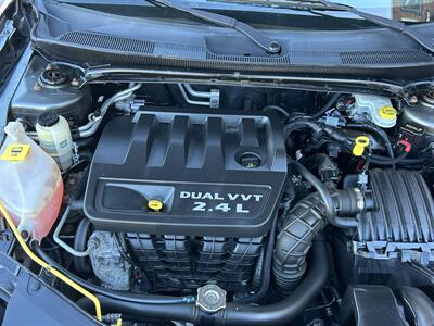 2012 Chrysler 200 Touring   - Photo 11 - Dartmouth, MA 02748