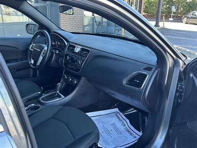 2012 Chrysler 200 Touring   - Photo 9 - Dartmouth, MA 02748