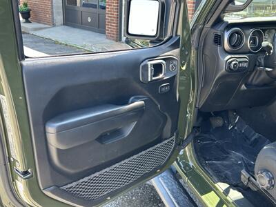 2021 Jeep Wrangler Sport S   - Photo 13 - Dartmouth, MA 02748