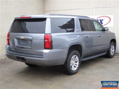 2019 Chevrolet Suburban LT   - Photo 8 - Dartmouth, MA 02748