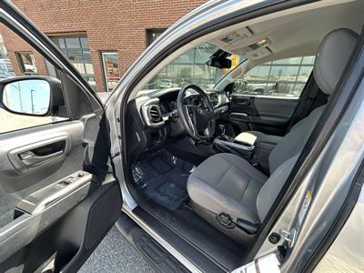 2018 Toyota Tacoma SR5 V6   - Photo 14 - Dartmouth, MA 02748