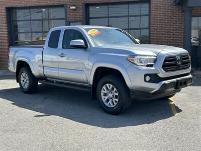 2018 Toyota Tacoma SR5 V6   - Photo 2 - Dartmouth, MA 02748