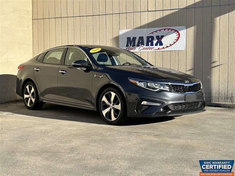 2019 Kia Optima S's photo