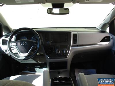 2018 Toyota Sienna LE 8-Passenger   - Photo 11 - Dartmouth, MA 02748