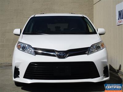 2018 Toyota Sienna LE 8-Passenger   - Photo 2 - Dartmouth, MA 02748
