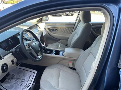 2018 Ford Taurus SEL   - Photo 8 - Dartmouth, MA 02748