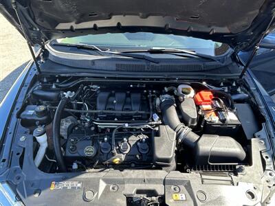 2018 Ford Taurus SEL   - Photo 10 - Dartmouth, MA 02748
