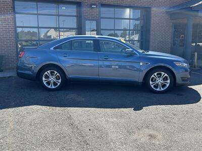 2018 Ford Taurus SEL   - Photo 3 - Dartmouth, MA 02748