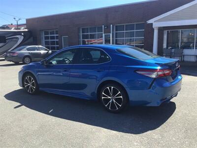 2018 Toyota Camry SE   - Photo 6 - Dartmouth, MA 02748
