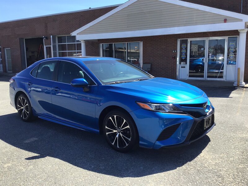 2018 Toyota Camry SE  