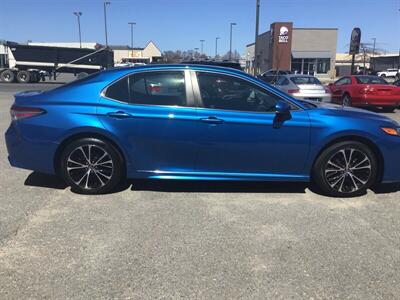 2018 Toyota Camry SE   - Photo 3 - Dartmouth, MA 02748