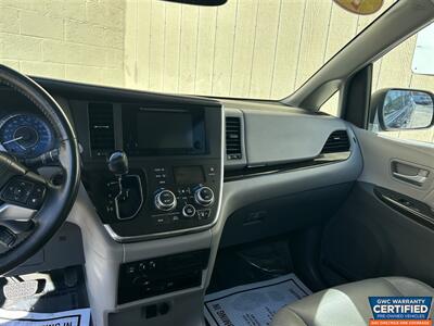 2016 Toyota Sienna XLE Premium 7-Passen   - Photo 19 - Dartmouth, MA 02748