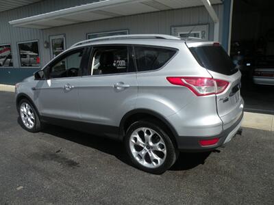 2016 Ford Escape Titanium   - Photo 1 - Chandler, IN 47610