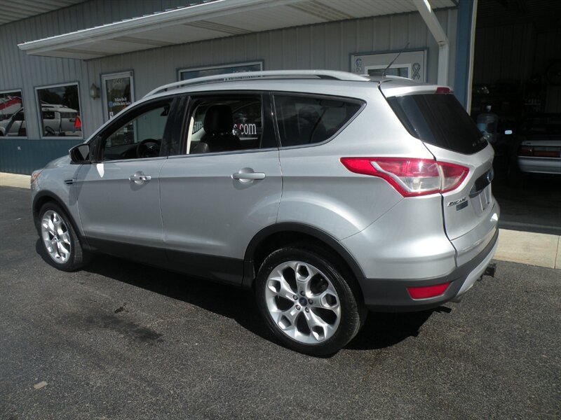 2016 Ford Escape Titanium   - Photo 1 - Chandler, IN 47610