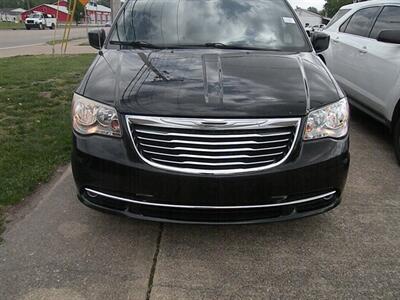 2012 Chrysler Town & Country Touring   - Photo 2 - Chandler, IN 47610