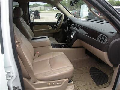 2011 GMC Yukon Denali   - Photo 7 - Chandler, IN 47610