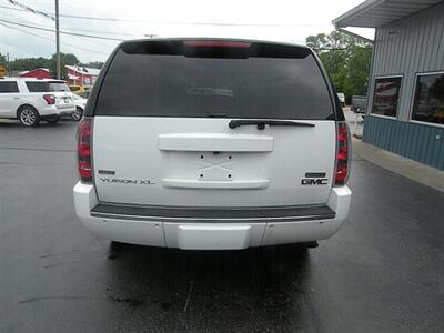 2011 GMC Yukon Denali   - Photo 5 - Chandler, IN 47610