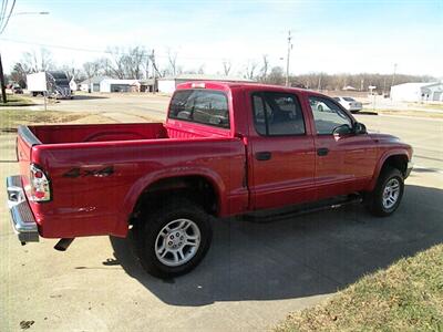 2004 Dodge Dakota SLT   - Photo 3 - Chandler, IN 47610