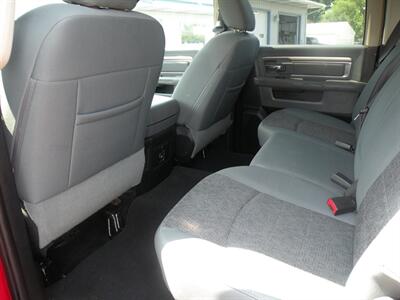 2016 RAM 1500 Big Horn   - Photo 6 - Chandler, IN 47610