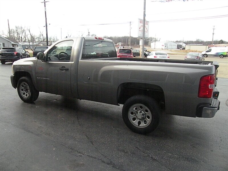 2007 Chevrolet Silverado 1500 Work Truck   - Photo 1 - Chandler, IN 47610