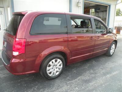 2017 Dodge Grand Caravan SE   - Photo 1 - Chandler, IN 47610