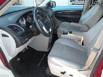 2013 Chrysler Town & Country Touring   - Photo 5 - Chandler, IN 47610