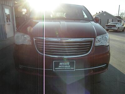 2013 Chrysler Town & Country Touring   - Photo 2 - Chandler, IN 47610