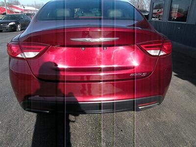 2015 Chrysler 200 S   - Photo 5 - Chandler, IN 47610